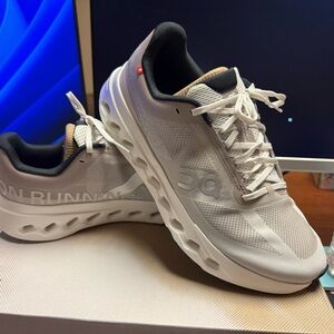 BNIB On Cloudsurfer Next Running Shoes in Fog/Ivory - Women Size 10.5